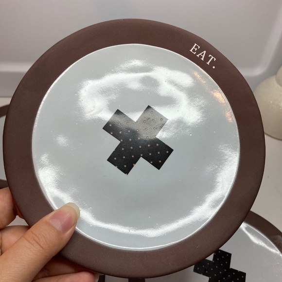 Set Of 4 Rae Dunn Chocolate Line Swiss Dot Boutique Collection Dessert Plates - Picture 8 of 10